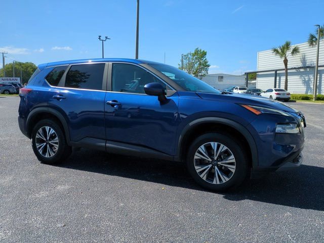 Used 2023 Nissan Rogue SV AWD/4WD image 2