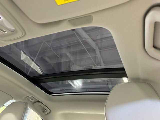 New 2024 Volvo S60 B5 Plus w/ Climate Package image 21