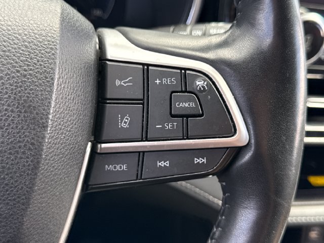Used 2023 Toyota Highlander Platinum AWD/4WD image 36