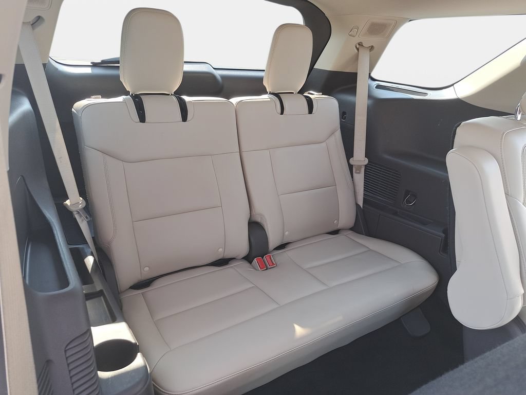Used 2020 Ford Explorer Platinum w/ Premium Technology Package AWD/4WD image 13