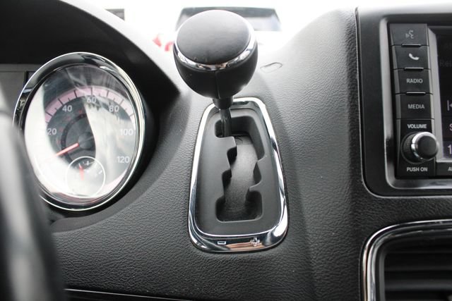 Used 2019 Dodge Grand Caravan SXT FWD image 13