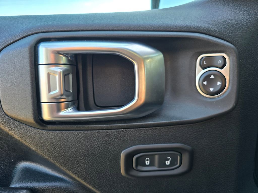 Used 2018 Jeep Wrangler Sport S image 50