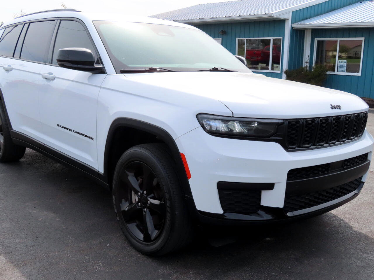 Used 2021 Jeep Grand Cherokee L Laredo image 21