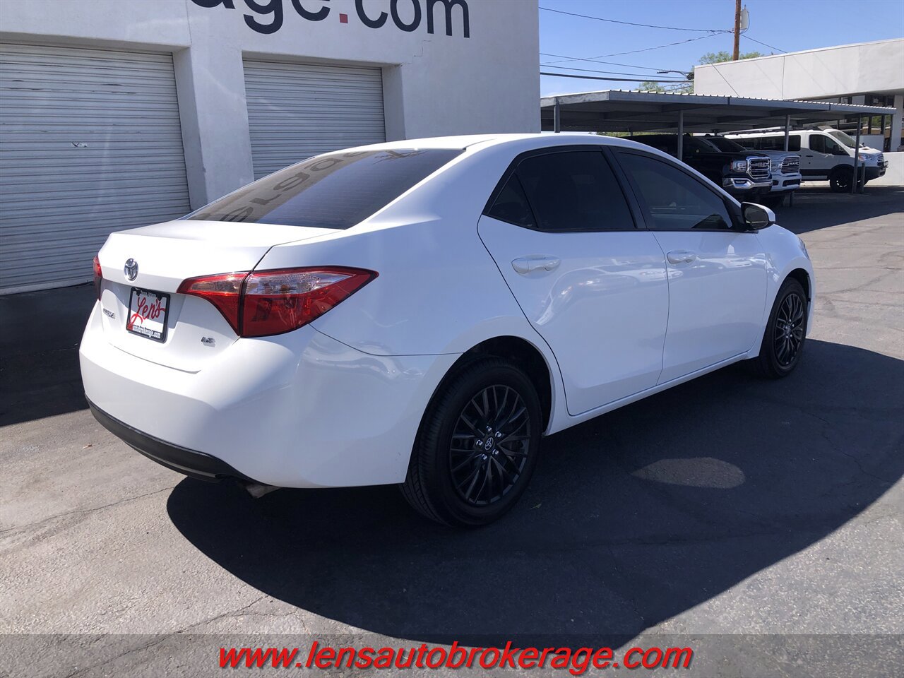 Used 2018 Toyota Corolla LE FWD image 8