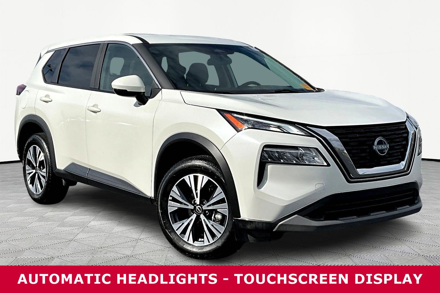 Used 2023 Nissan Rogue SV image 3