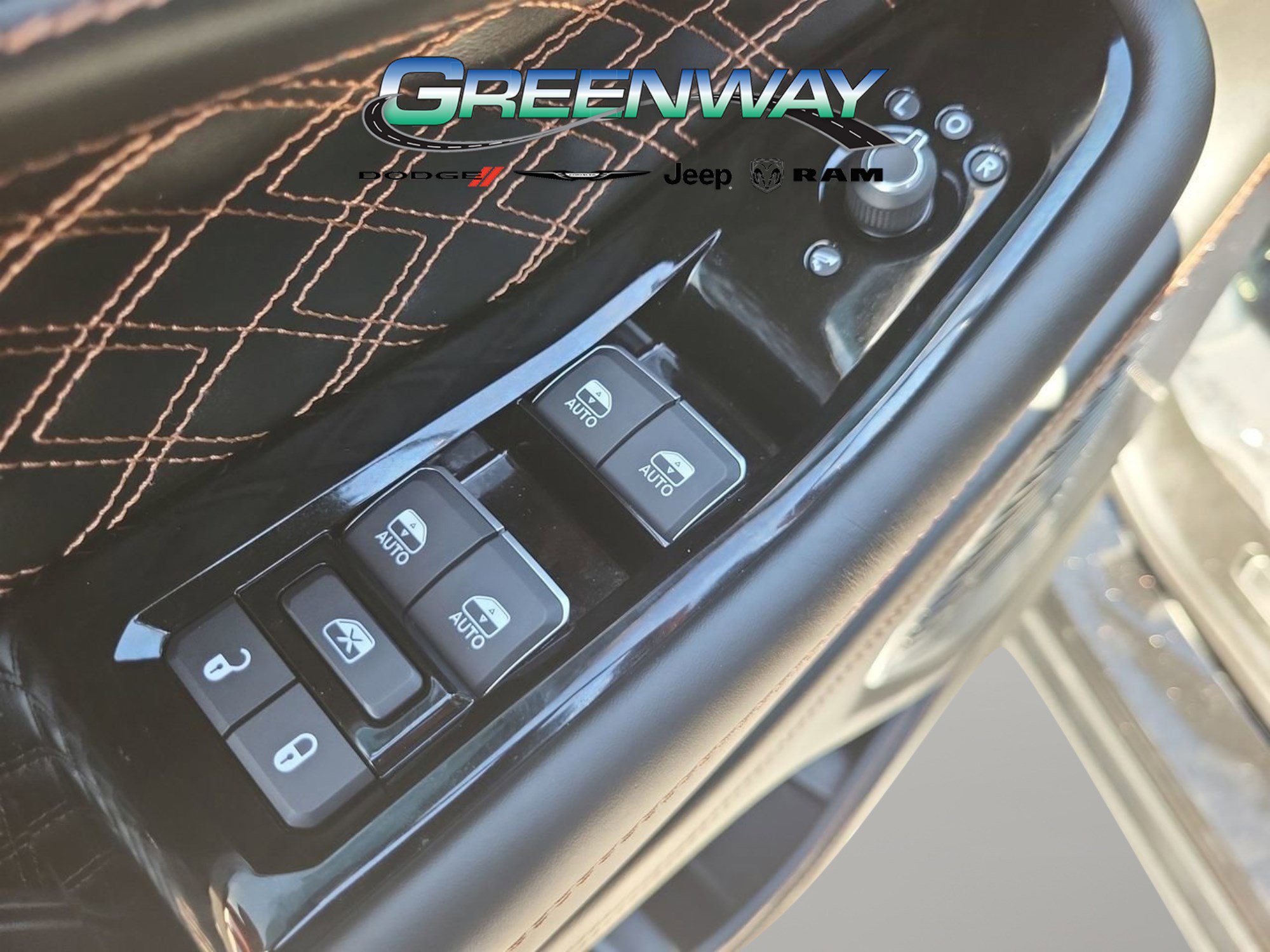 Used 2024 Jeep Grand Cherokee Summit image 17