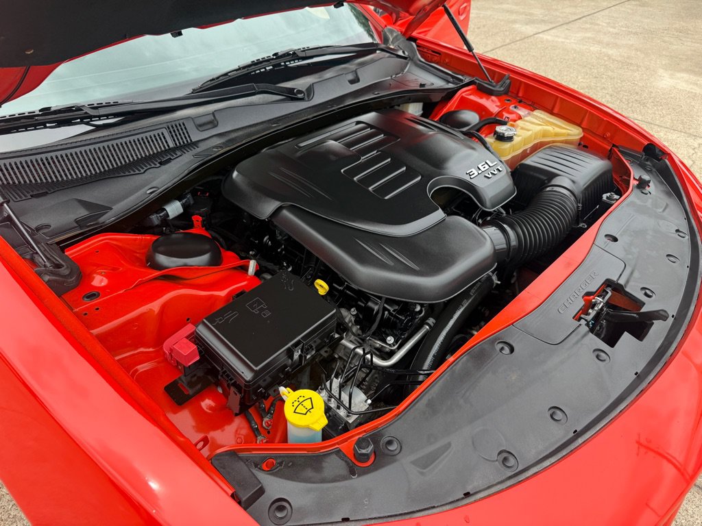 Used 2019 Dodge Charger SXT w/ Plus Group RWD image 35