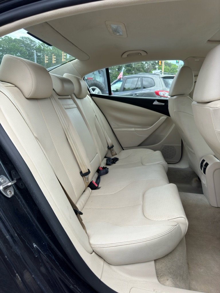 Used 2010 Volkswagen Passat Komfort image 5