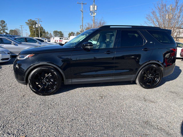 Used 2024 Land Rover Discovery S image 1