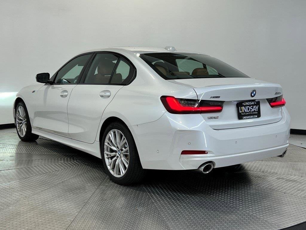 Used 2023 BMW 330i xDrive Sedan w/ Premium Package image 5