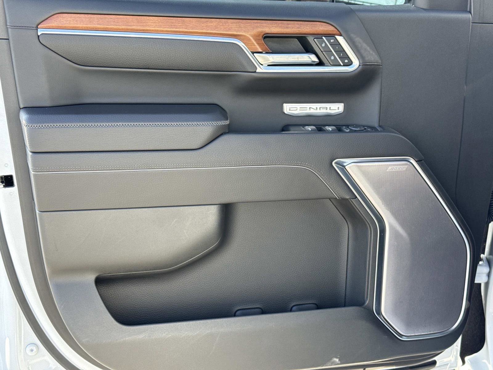 Used 2022 GMC Sierra 1500 Denali w/ Denali Reserve Package image 16