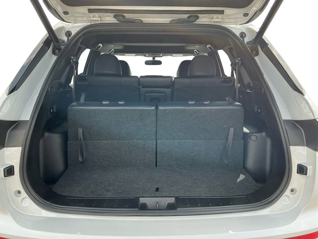 Used 2024 Mitsubishi Outlander SE Black Edition FWD image 24