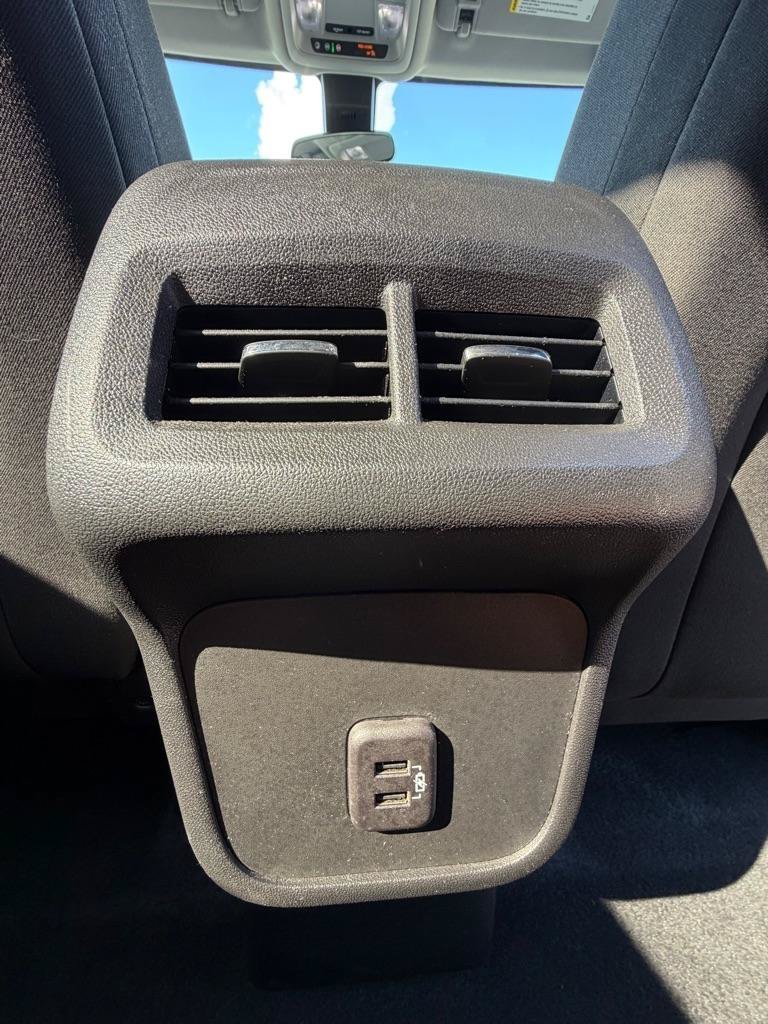 Used 2023 Chevrolet Equinox LS w/ LS Convenience Package FWD image 18