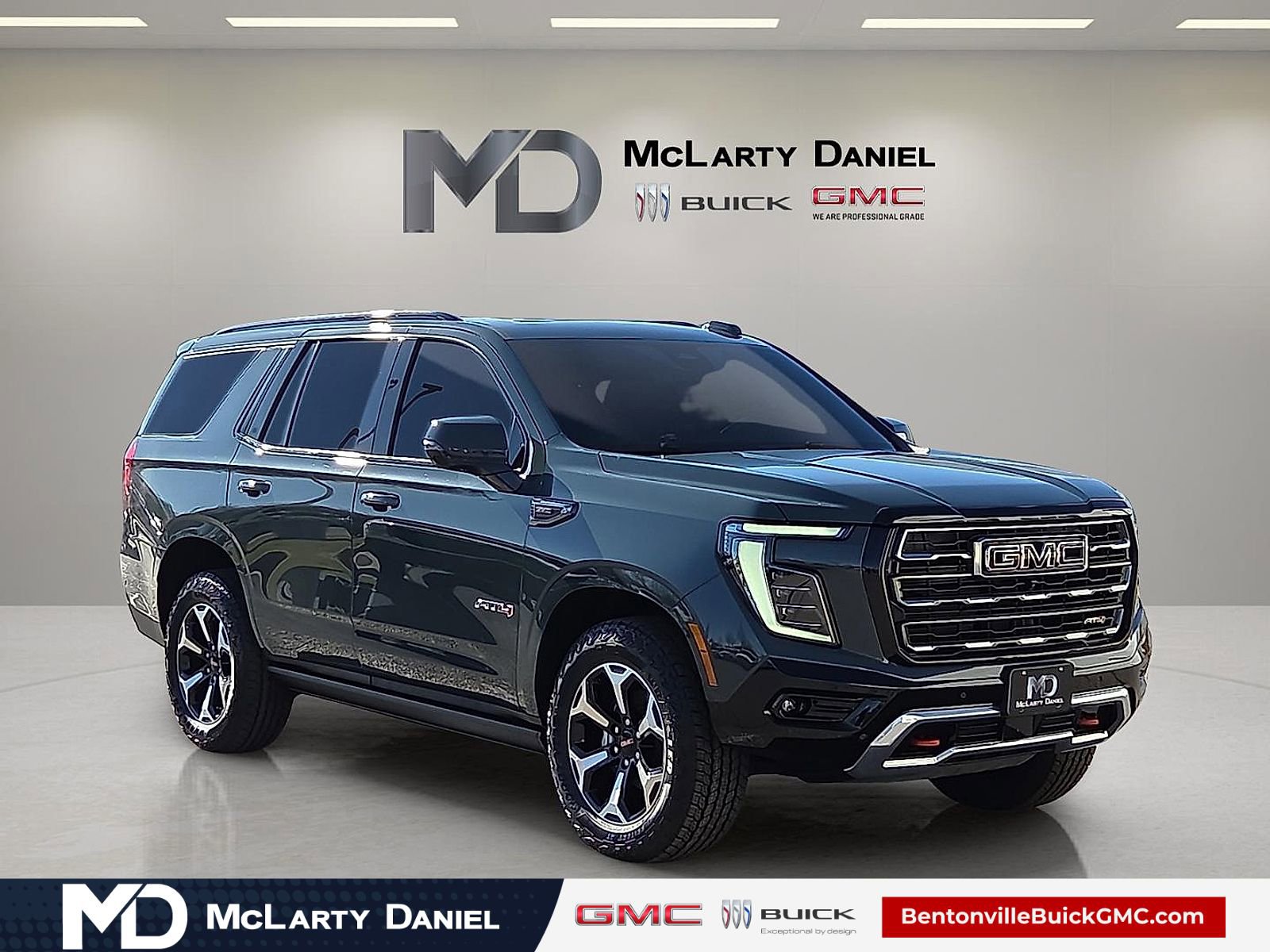 Used 2025 GMC Yukon AT4 w/ AT4 Premium Plus Package image 1