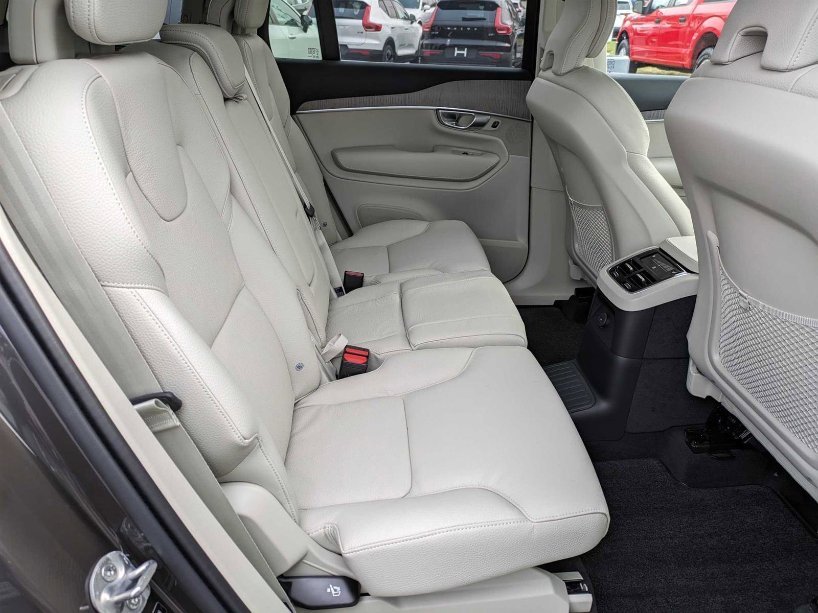 New 2024 Volvo XC90 T8 Plus image 42