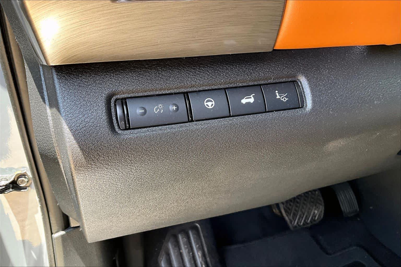 Certified 2025 Nissan Pathfinder Platinum AWD/4WD image 34