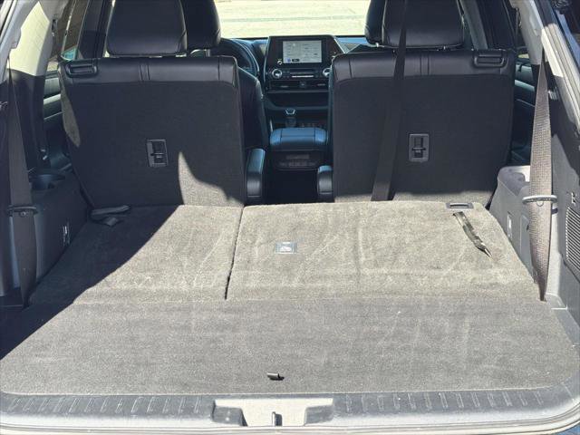 Certified 2025 Toyota Highlander XLE FWD image 8