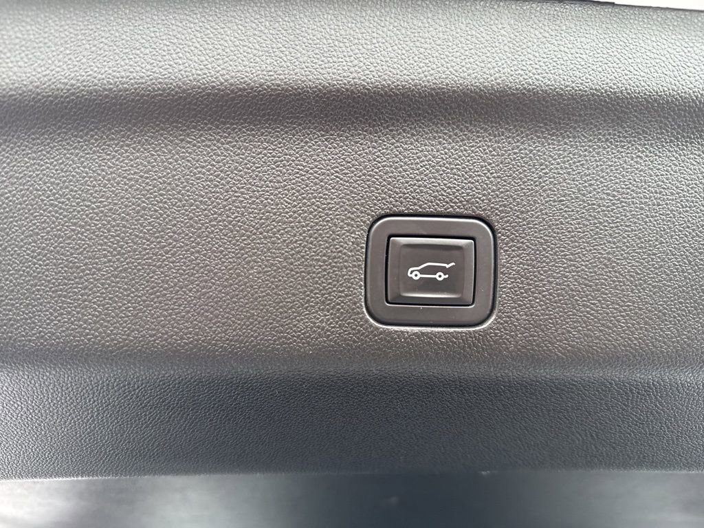 Used 2024 Chevrolet Tahoe Premier image 7