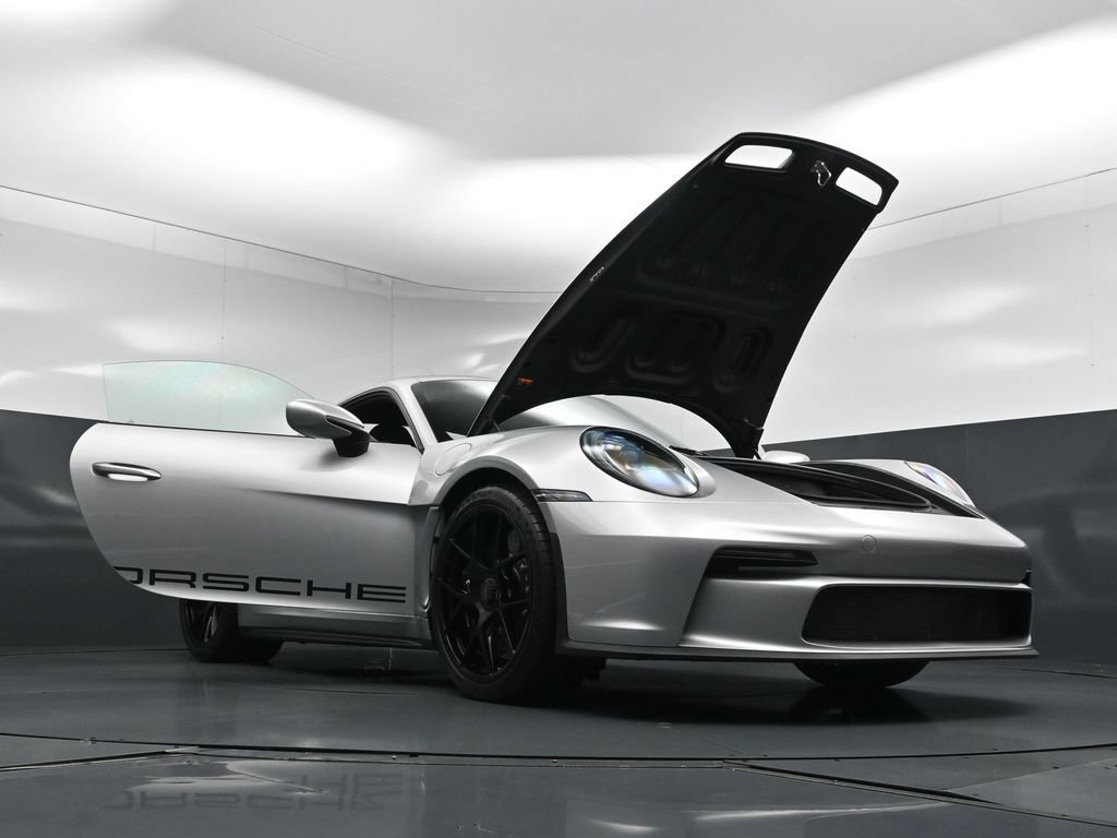 Certified 2024 Porsche 911 GT3 RS RWD image 36