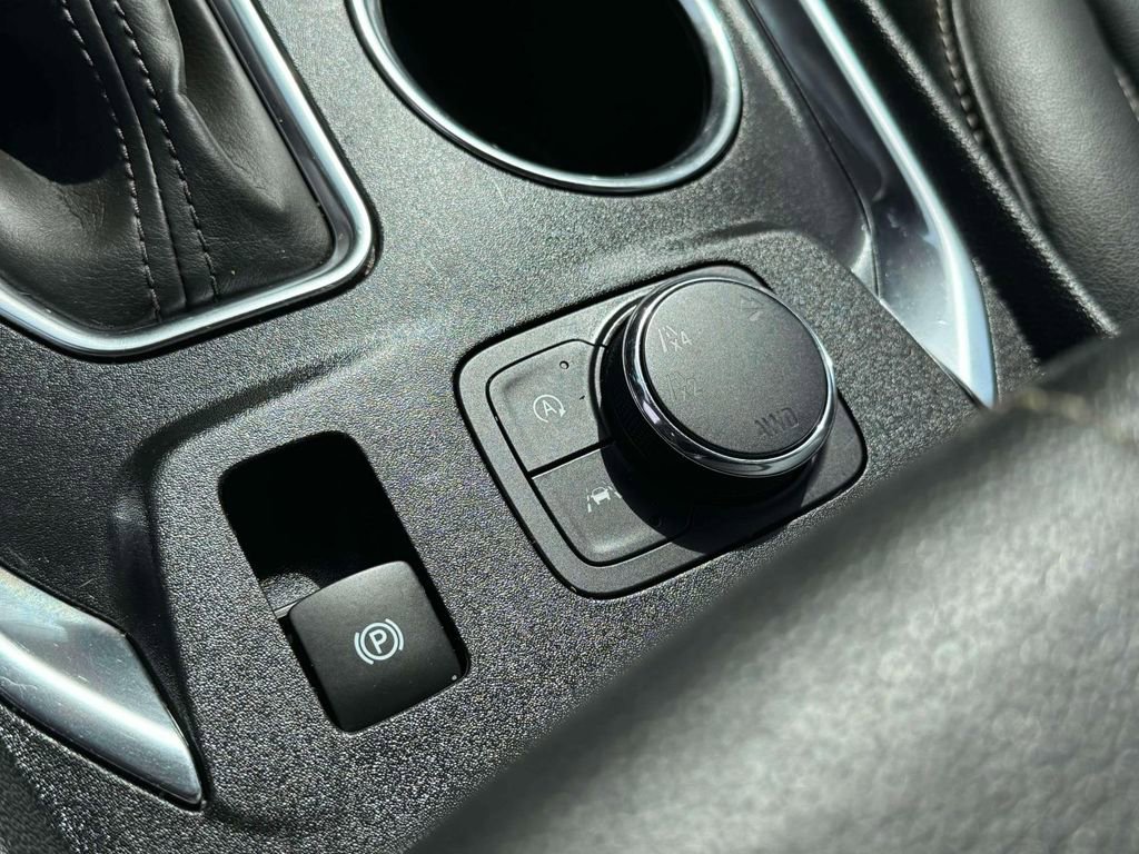 Used 2023 Chevrolet Traverse LT w/ LT Premium Package AWD/4WD image 28