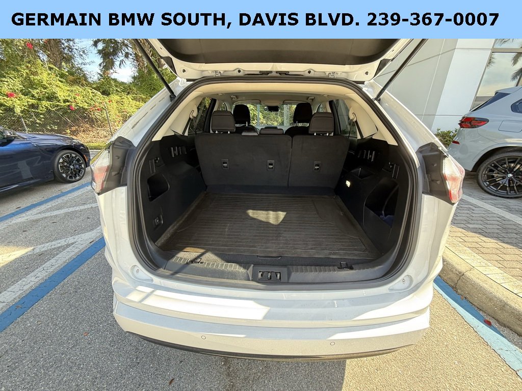 Used 2022 Ford Edge SE w/ Black Appearance Package image 12