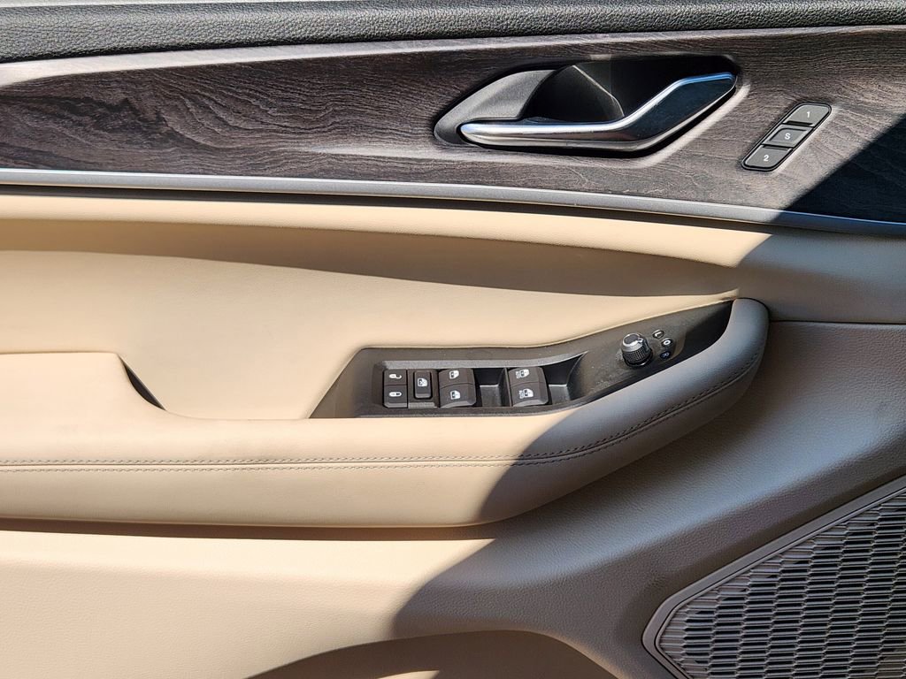 New 2025 Jeep Grand Cherokee Limited w/ Luxury Tech Group II image 16