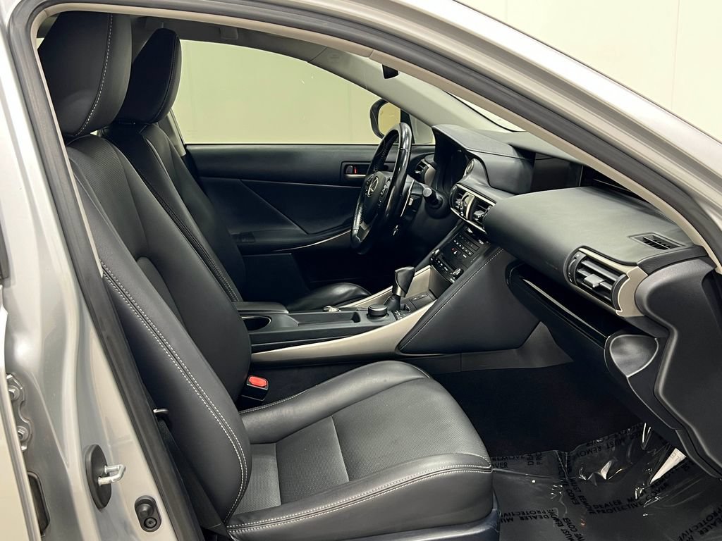 Used 2017 Lexus IS 200t w/ Premium Package RWD image 34