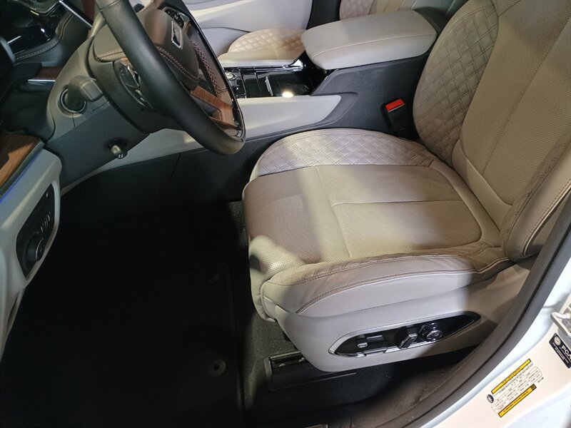 Used 2022 Jeep Grand Cherokee Summit 4xe AWD/4WD image 14