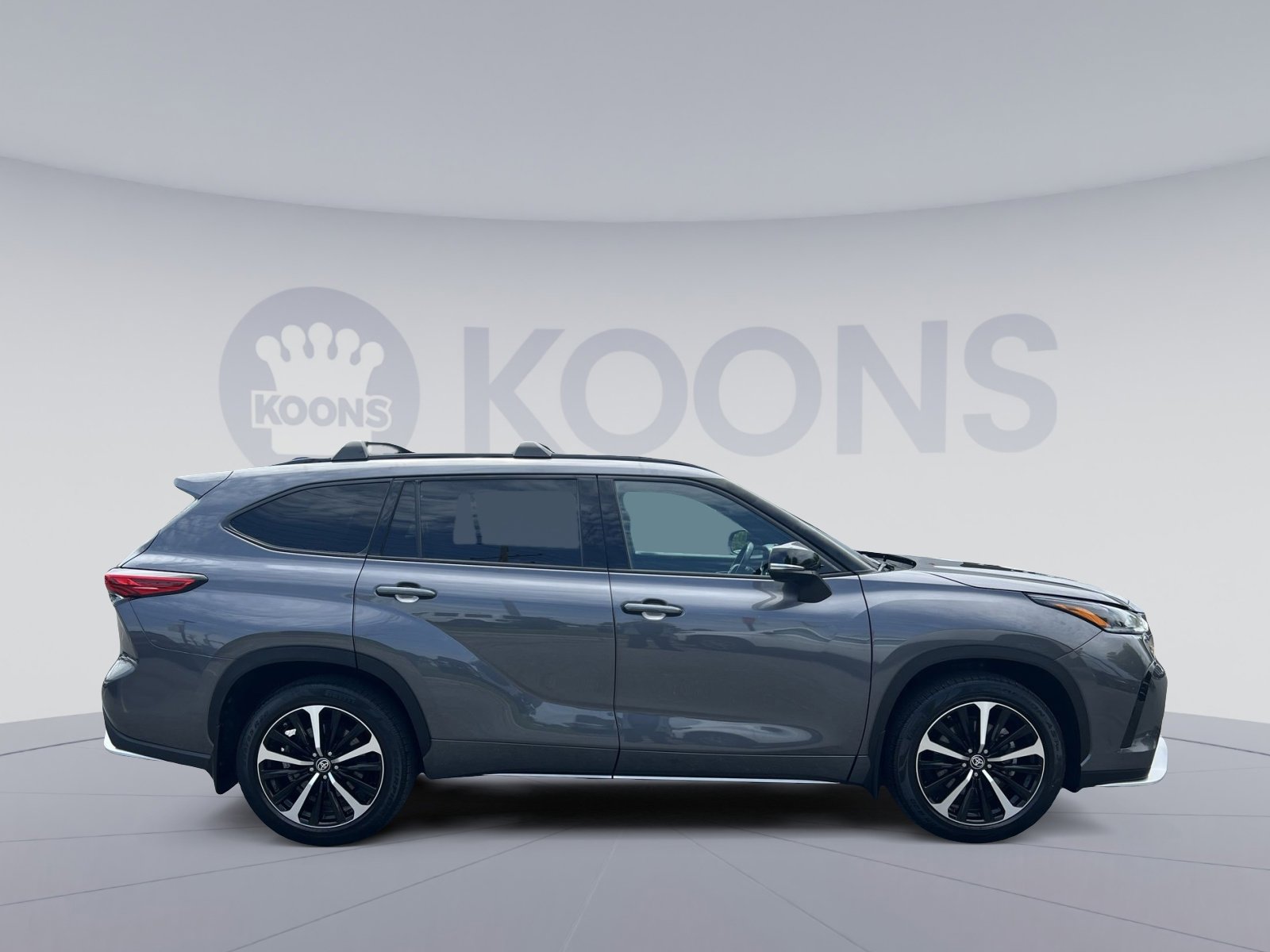 Used 2022 Toyota Highlander XSE AWD/4WD image 17