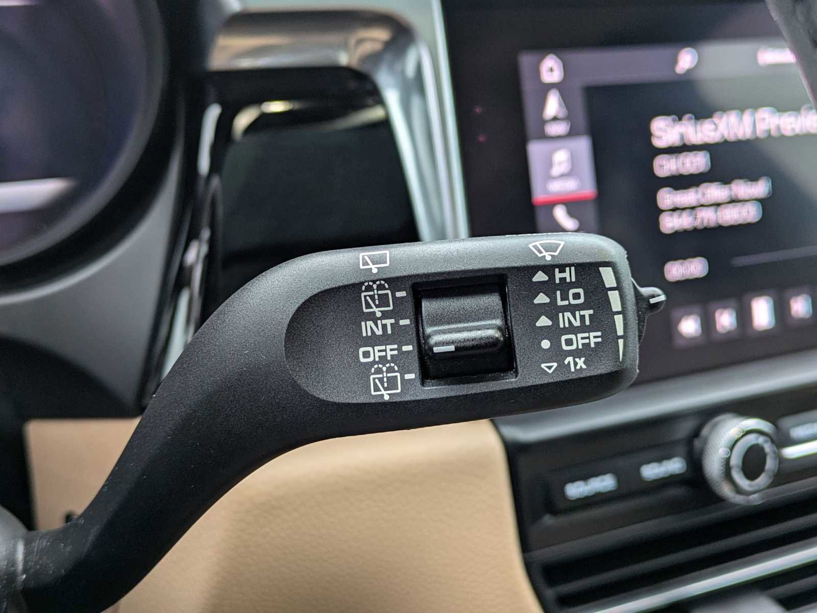 Used 2021 Porsche Macan image 22