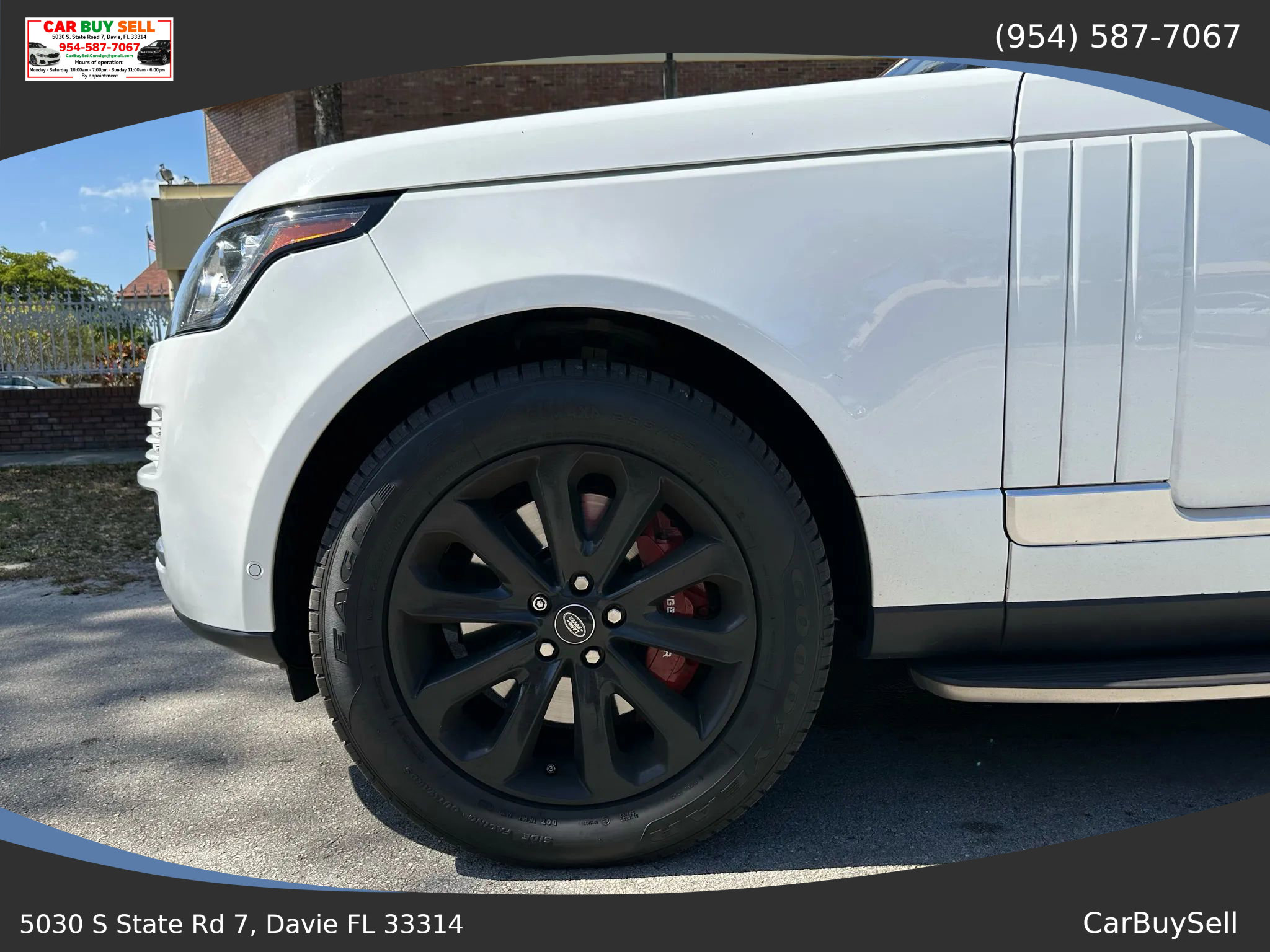 Used 2017 Land Rover Range Rover HSE image 32