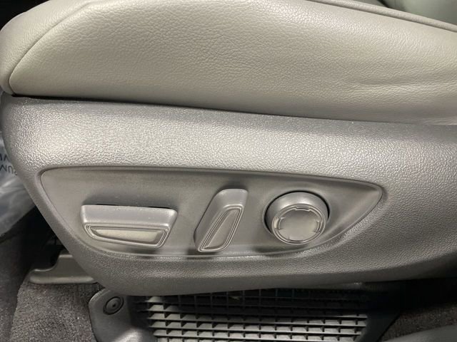 Used 2021 Toyota Sienna XLE image 12