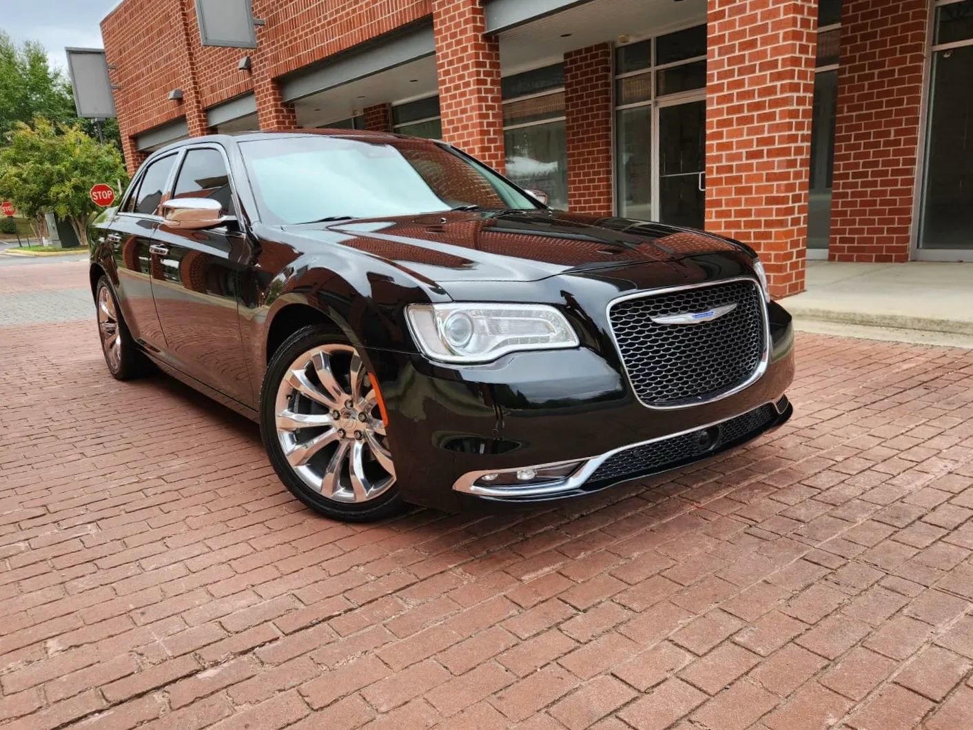 Used 2017 Chrysler 300 C w/ Safetytec Plus Group