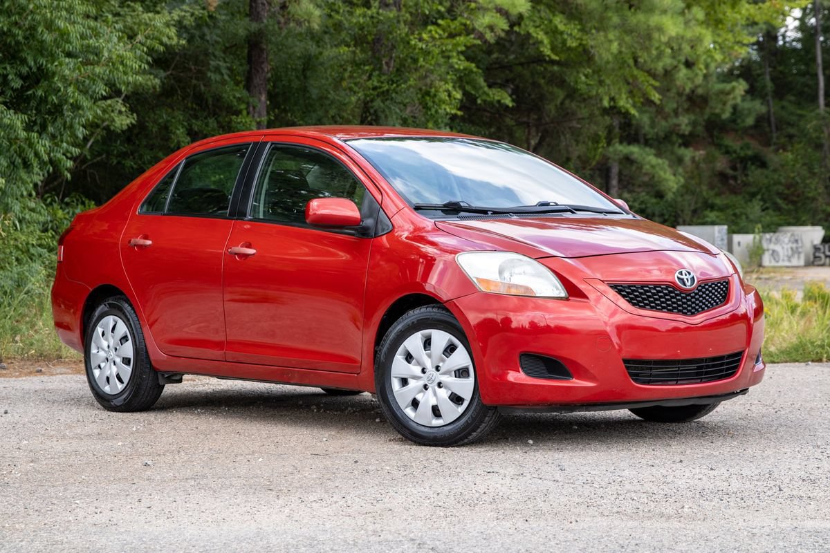 Used 2010 Toyota Yaris Sedan FWD image 3