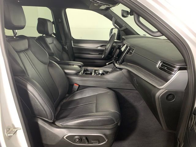 Used 2024 Jeep Wagoneer Series II w/ Flexible Seating Group image 24