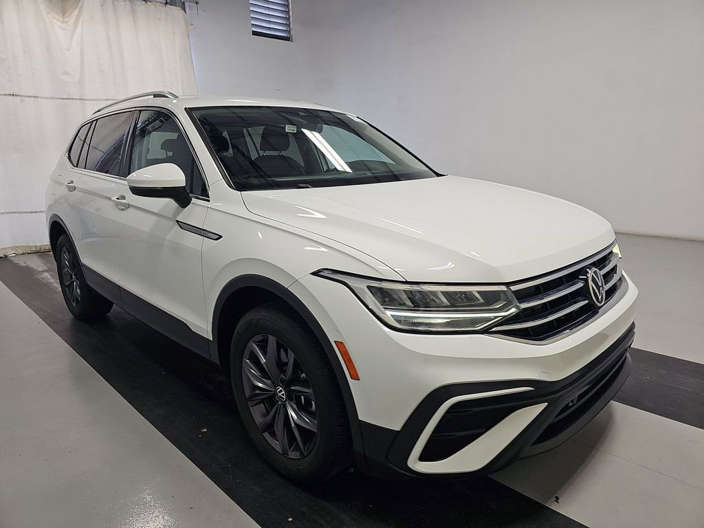 Used 2022 Volkswagen Tiguan SE FWD image 3