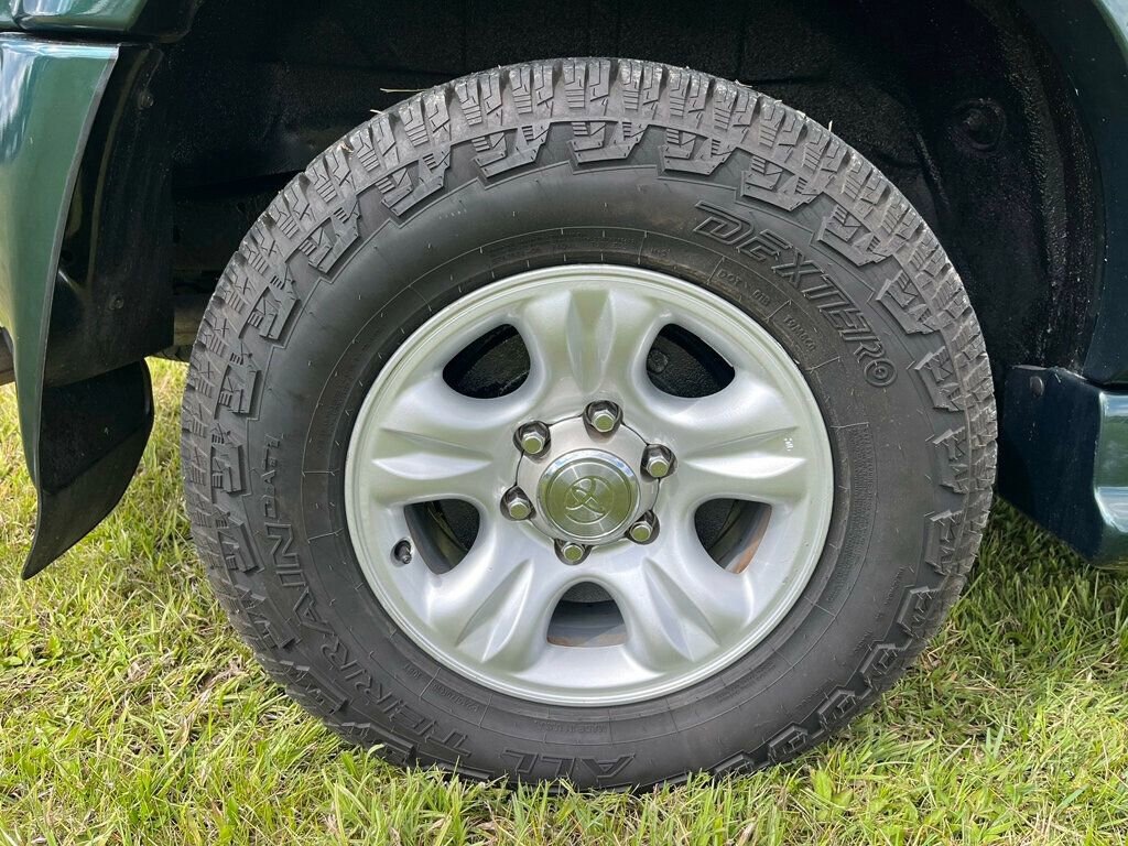 Used 2001 Toyota 4Runner SR5 AWD/4WD image 17