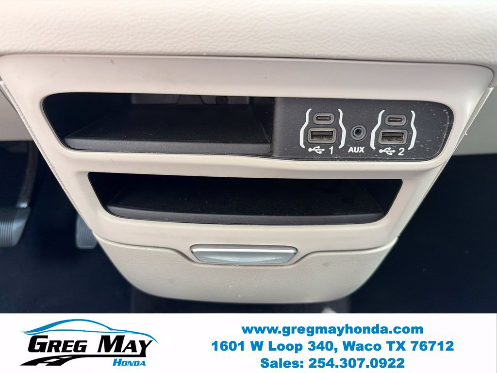 Used 2023 Chrysler Voyager LX FWD image 27