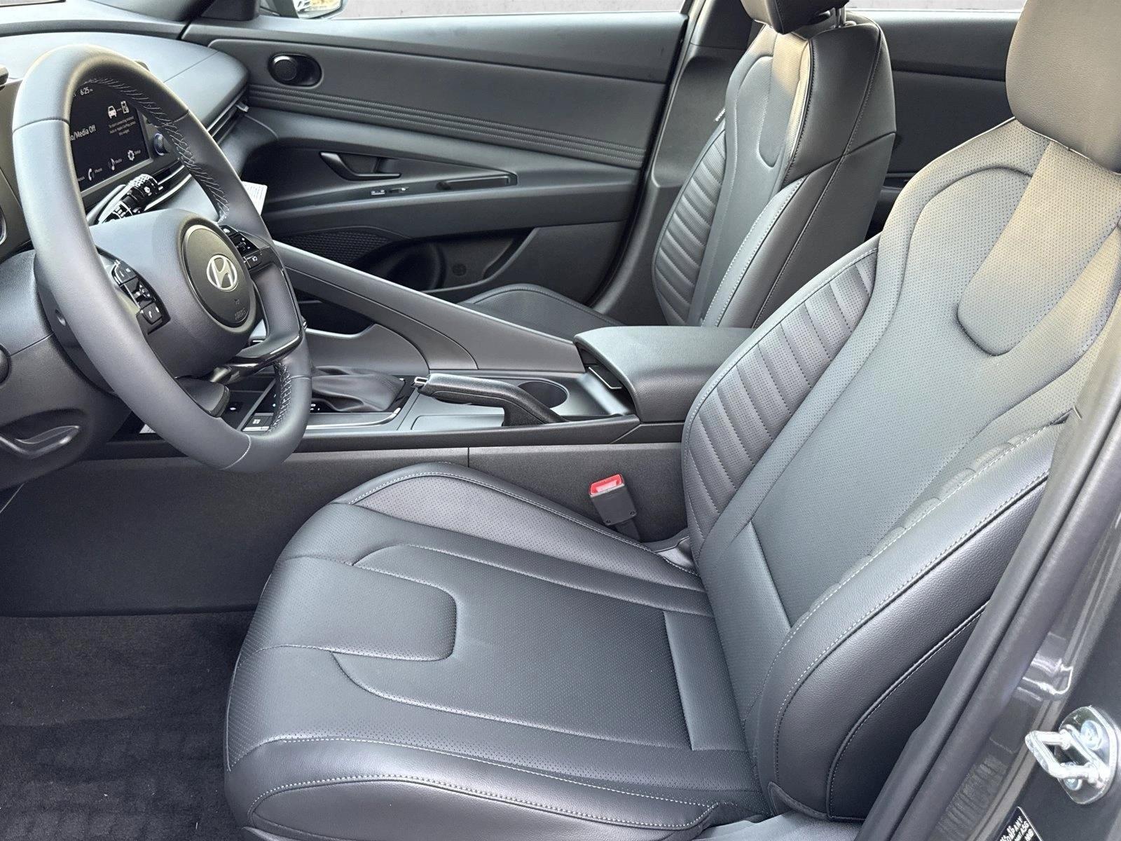 New 2026 Hyundai Elantra SEL Sport FWD image 14