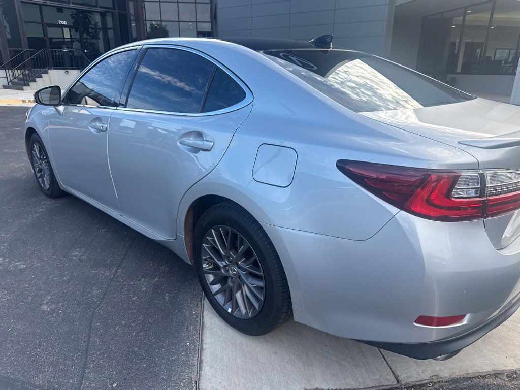 Used 2018 Lexus ES 350 w/ Navigation System Package FWD image 4