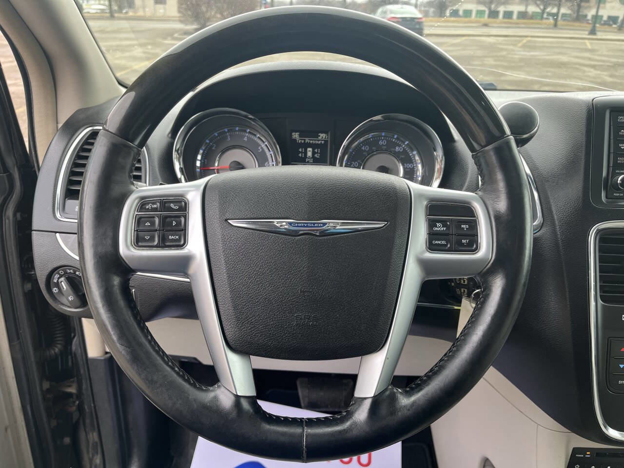 Used 2012 Chrysler Town & Country Limited w/ Luxury Group image 20