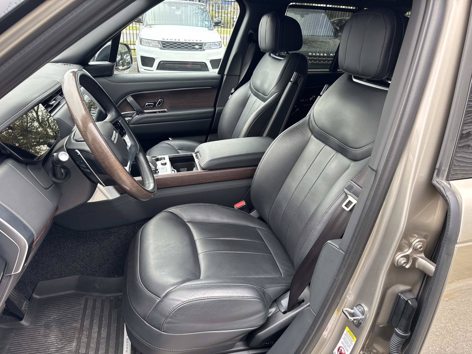 Certified 2023 Land Rover Range Rover Autobiography AWD/4WD image 23