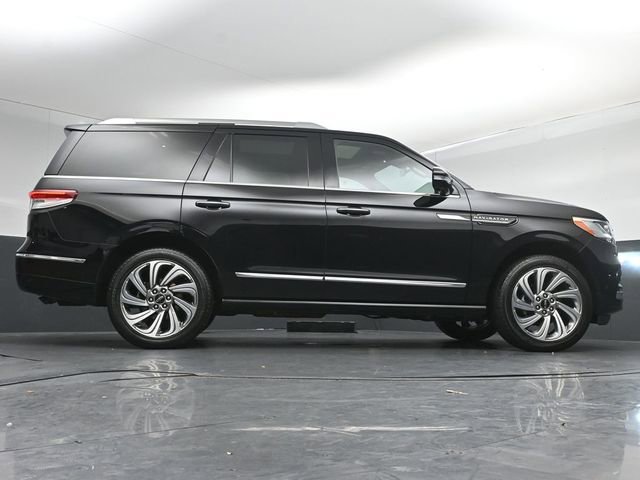 Certified 2023 Lincoln Navigator Reserve AWD/4WD image 47
