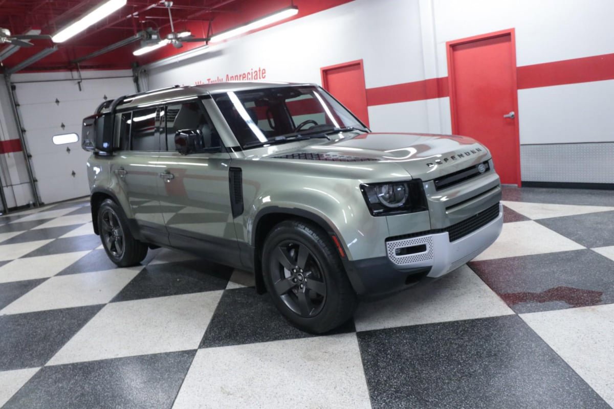 Used 2020 Land Rover Defender 110 SE image 3