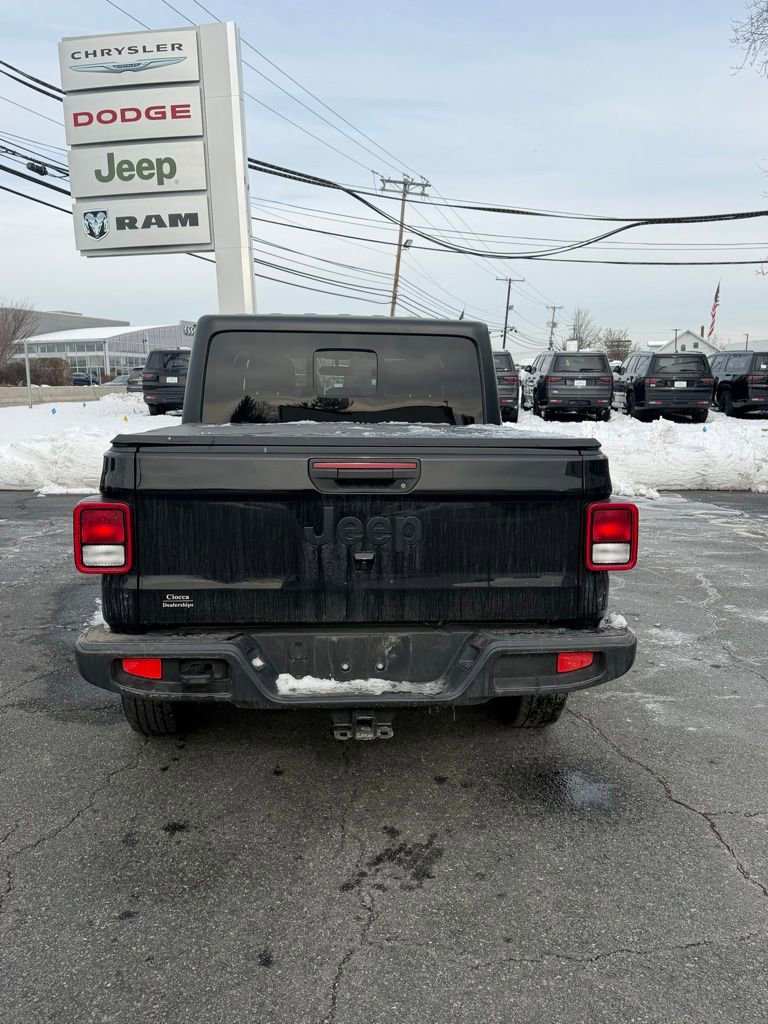 Used 2022 Jeep Gladiator Sport image 3