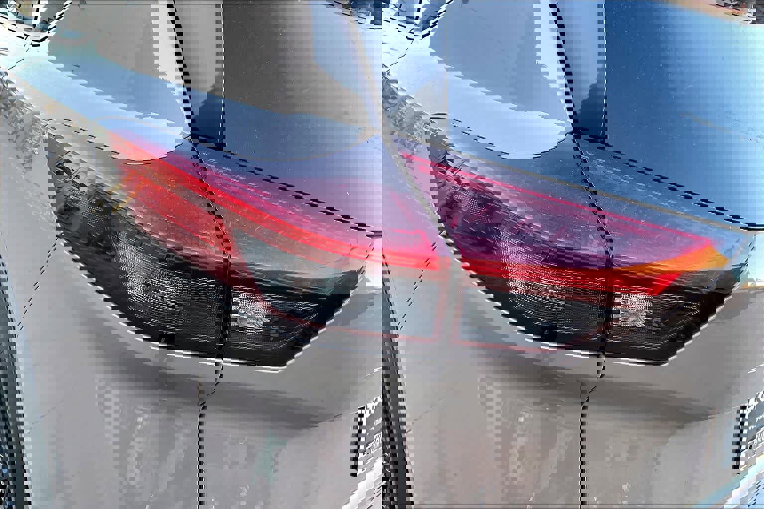 Used 2025 Nissan Rogue SV image 26