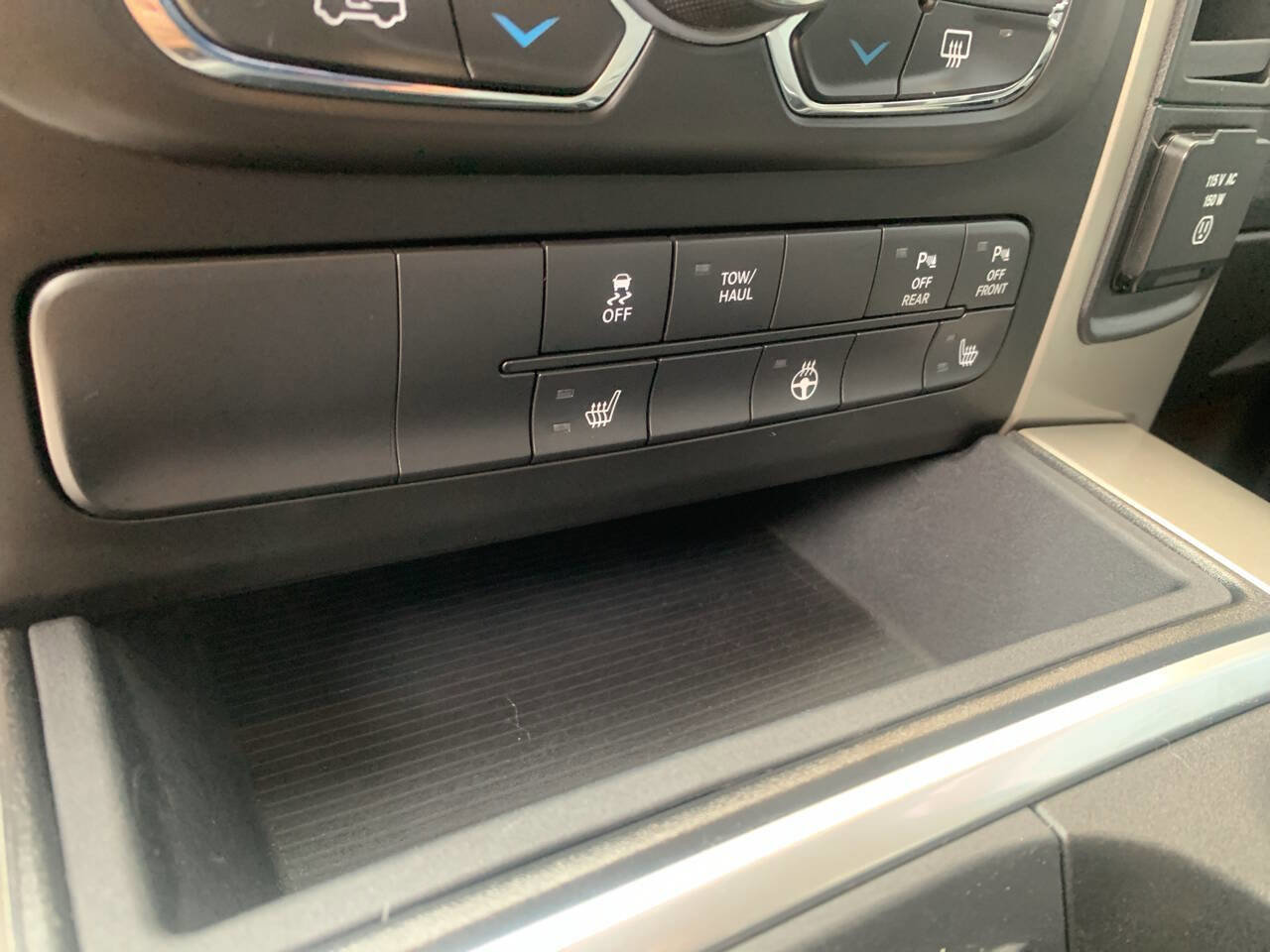 Used 2017 RAM 1500 Outdoorsman image 16