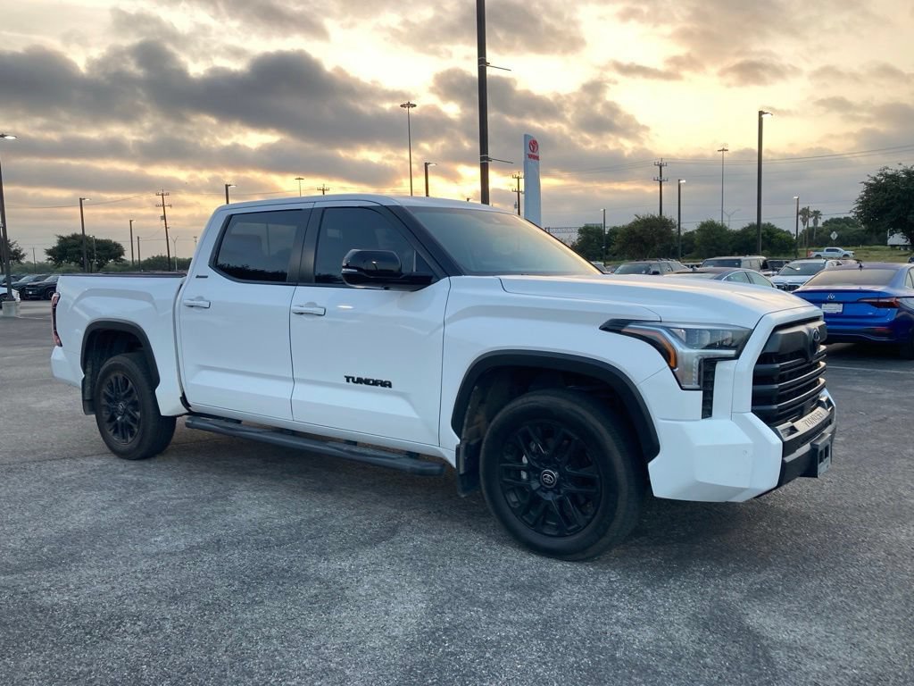 Used 2025 Toyota Tundra Limited AWD/4WD image 2