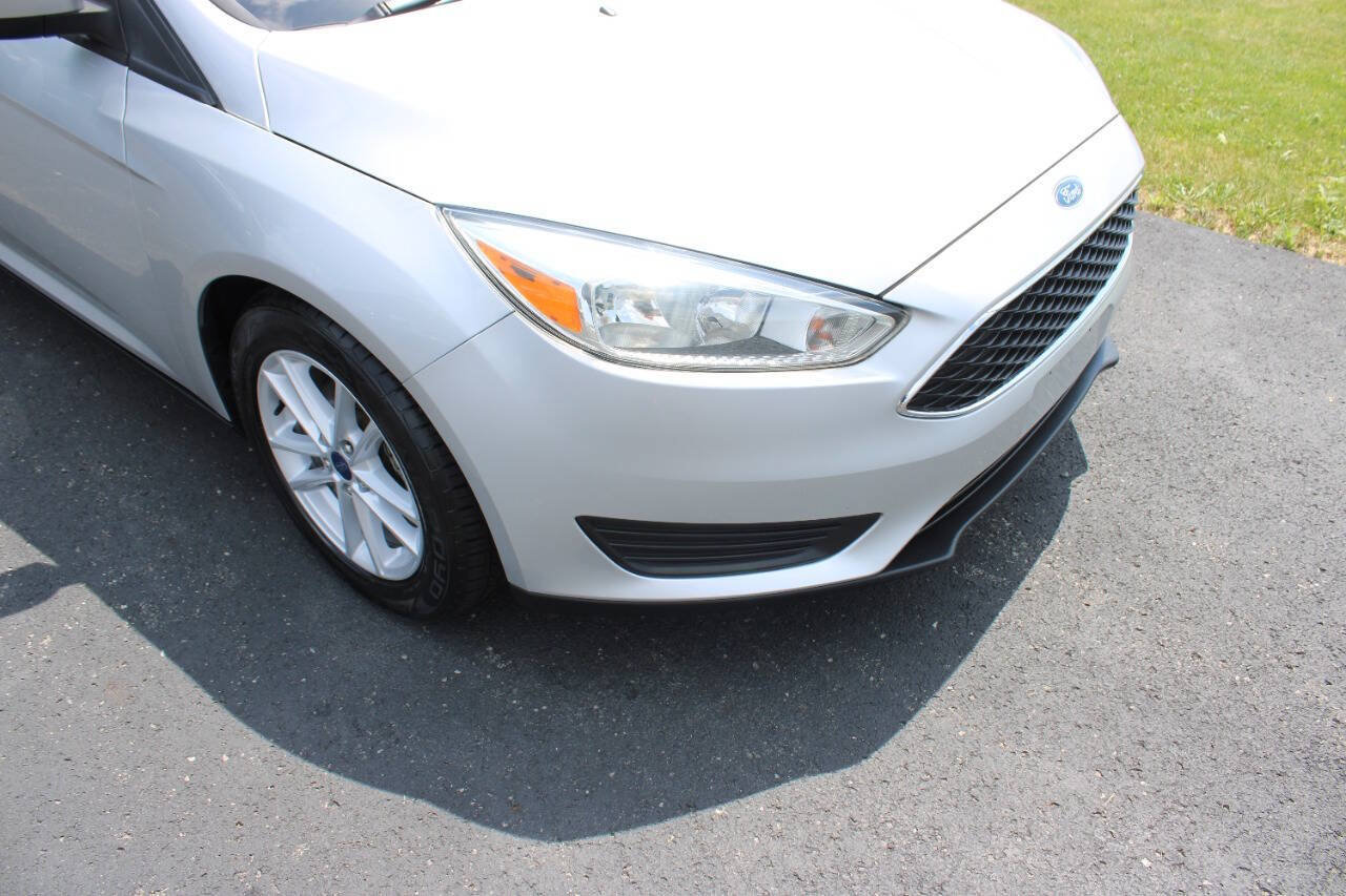 Used 2018 Ford Focus SE FWD image 5