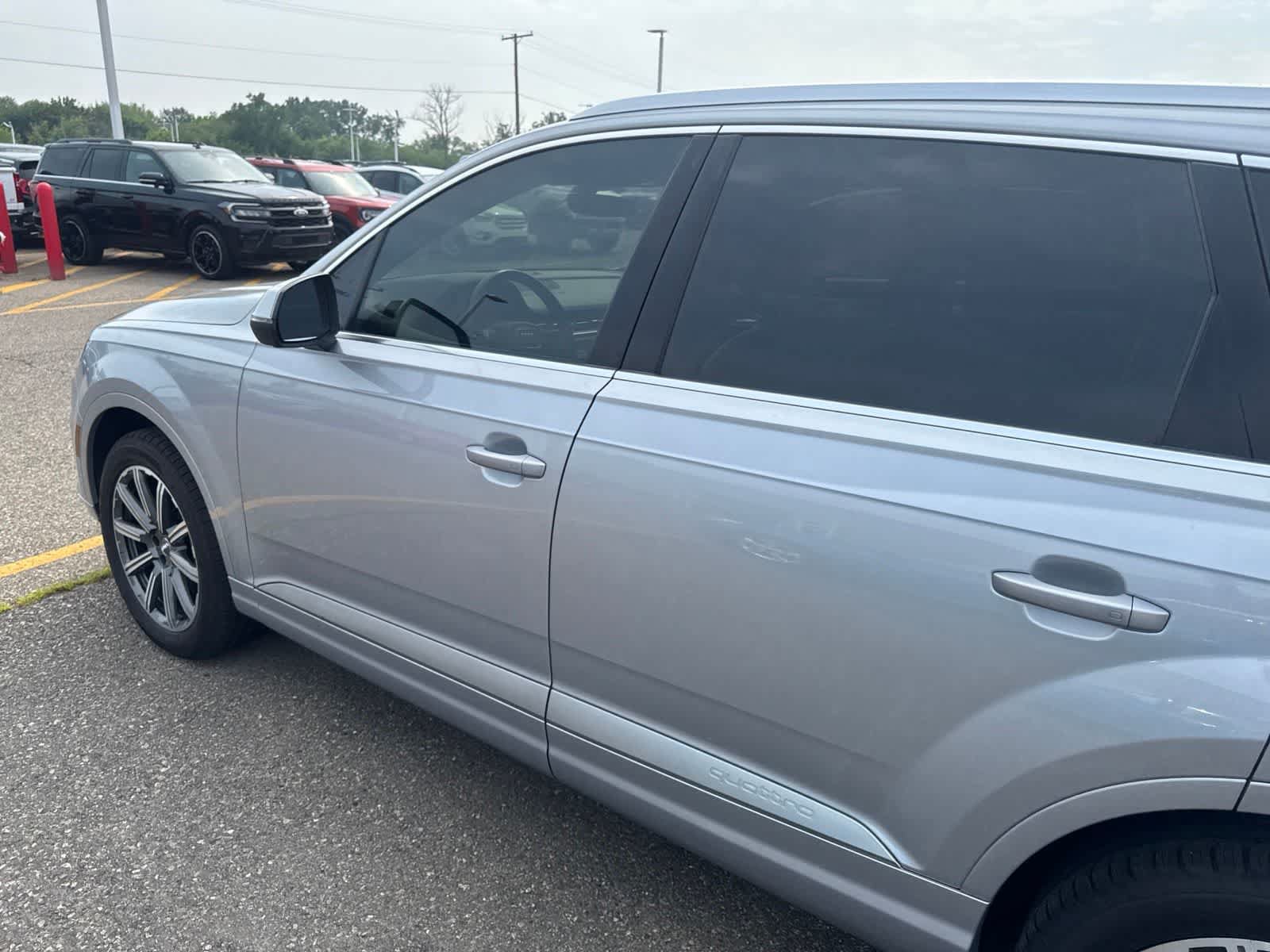 Used 2017 Audi Q7 3.0T Premium Plus w/ Premium Plus Package AWD/4WD image 16